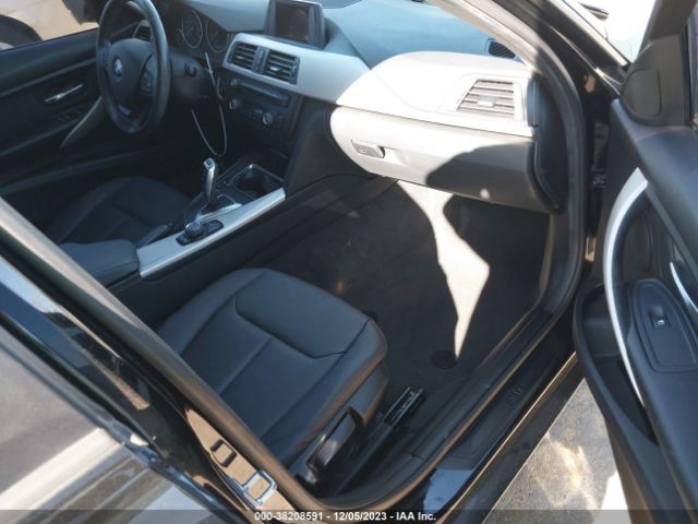 Photo 4 VIN: WBA3B1C51FK137897 - BMW 320I 