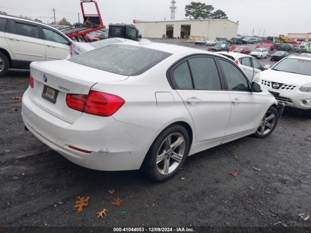 Photo 3 VIN: WBA3B1C51FP831380 - BMW 320I 