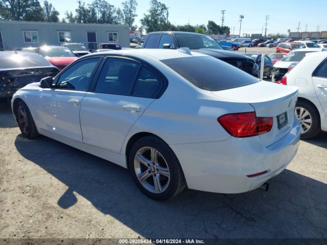 Photo 2 VIN: WBA3B1C52EK132917 - BMW 320 