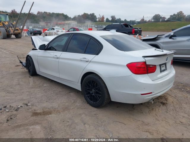 Photo 2 VIN: WBA3B1C52FK138587 - BMW 320I 