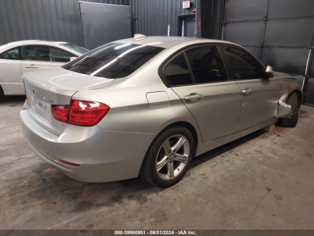 Photo 3 VIN: WBA3B1C52FP681070 - BMW 320I 