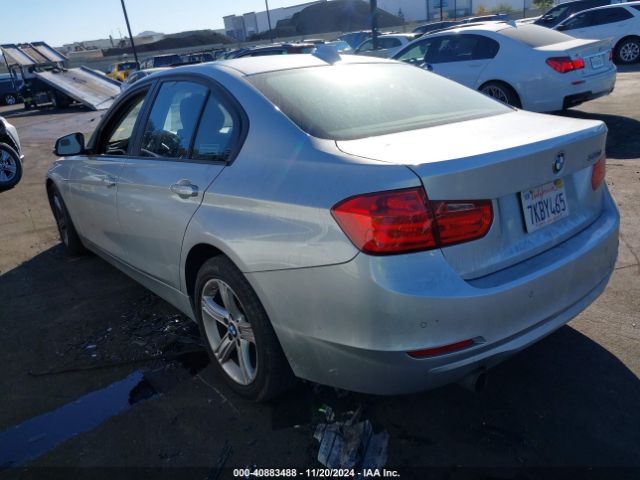 Photo 2 VIN: WBA3B1C52FP831565 - BMW 320I 