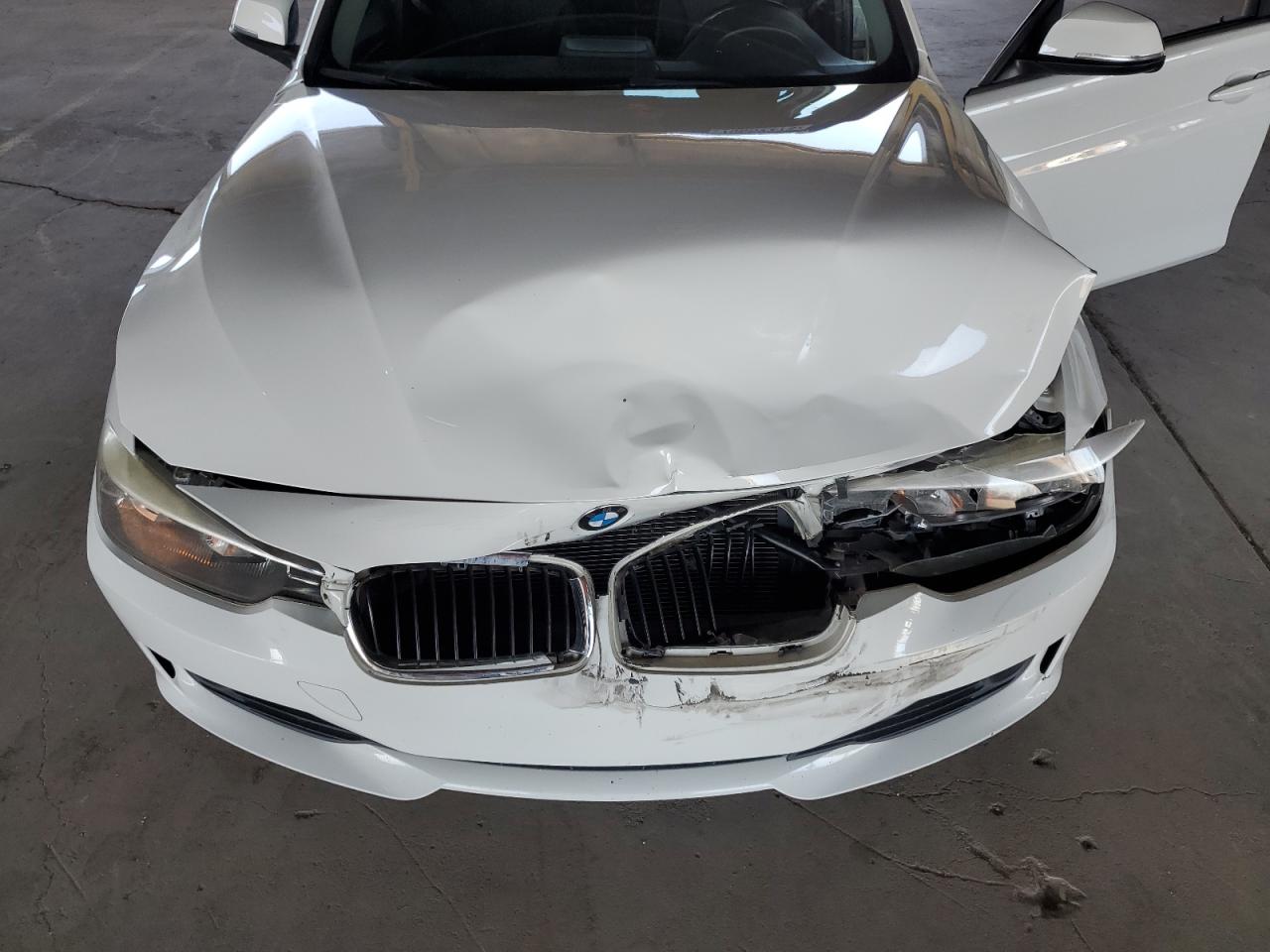 Photo 10 VIN: WBA3B1C53DK130219 - BMW 3ER 