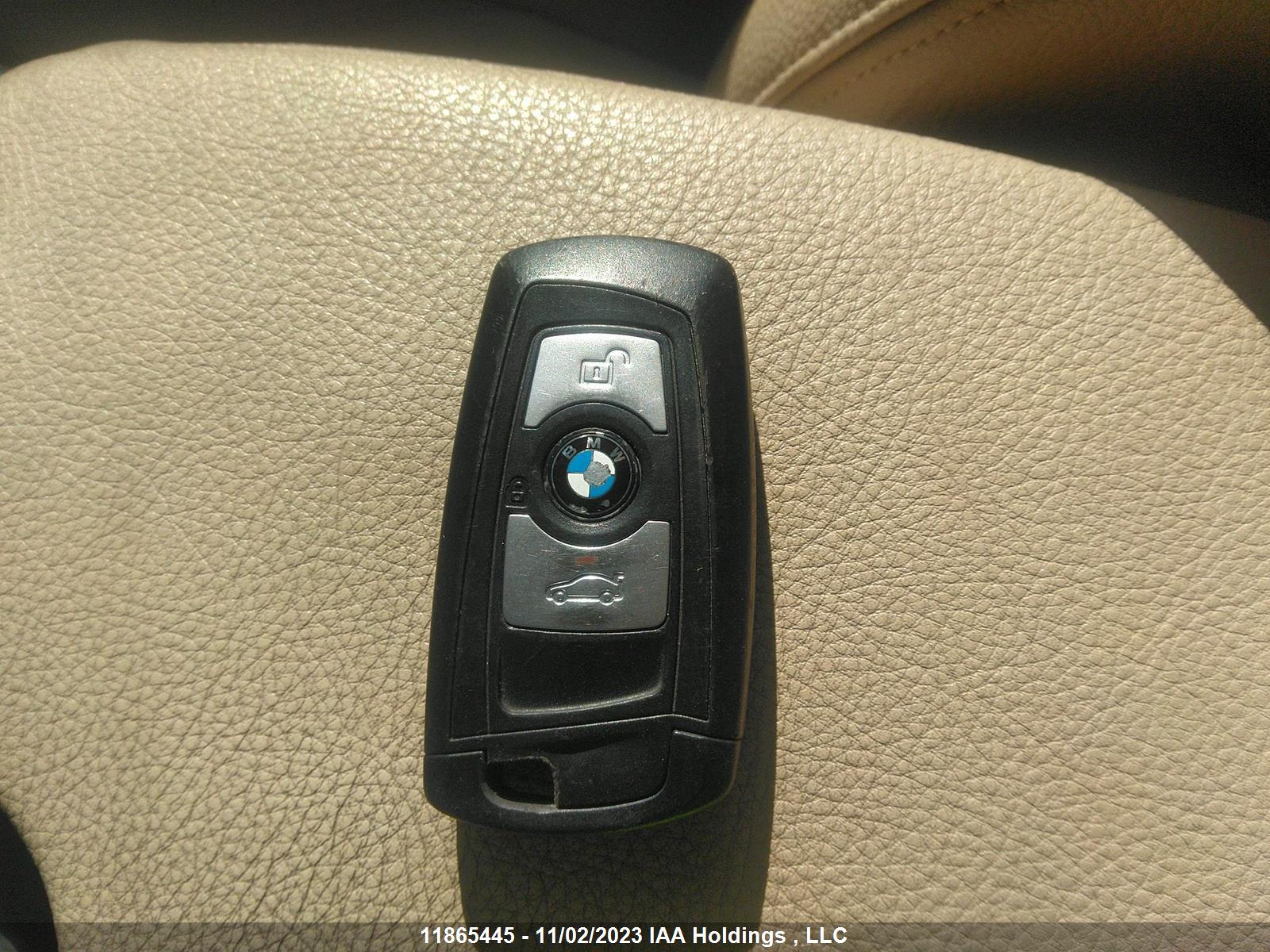 Photo 10 VIN: WBA3B1C53EK163027 - BMW 3ER 