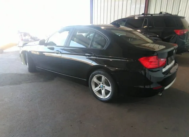 Photo 2 VIN: WBA3B1C53EP678838 - BMW 3 SERIES 