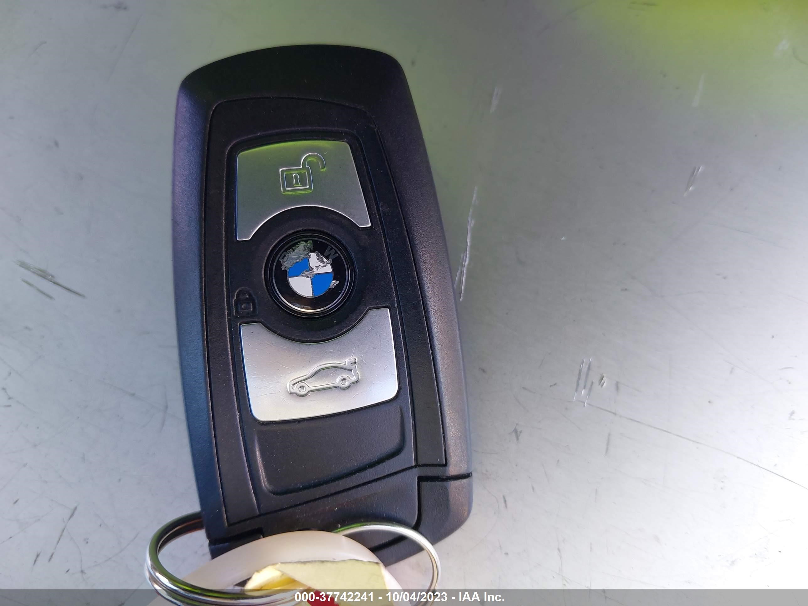 Photo 10 VIN: WBA3B1C53EP680511 - BMW 3ER 