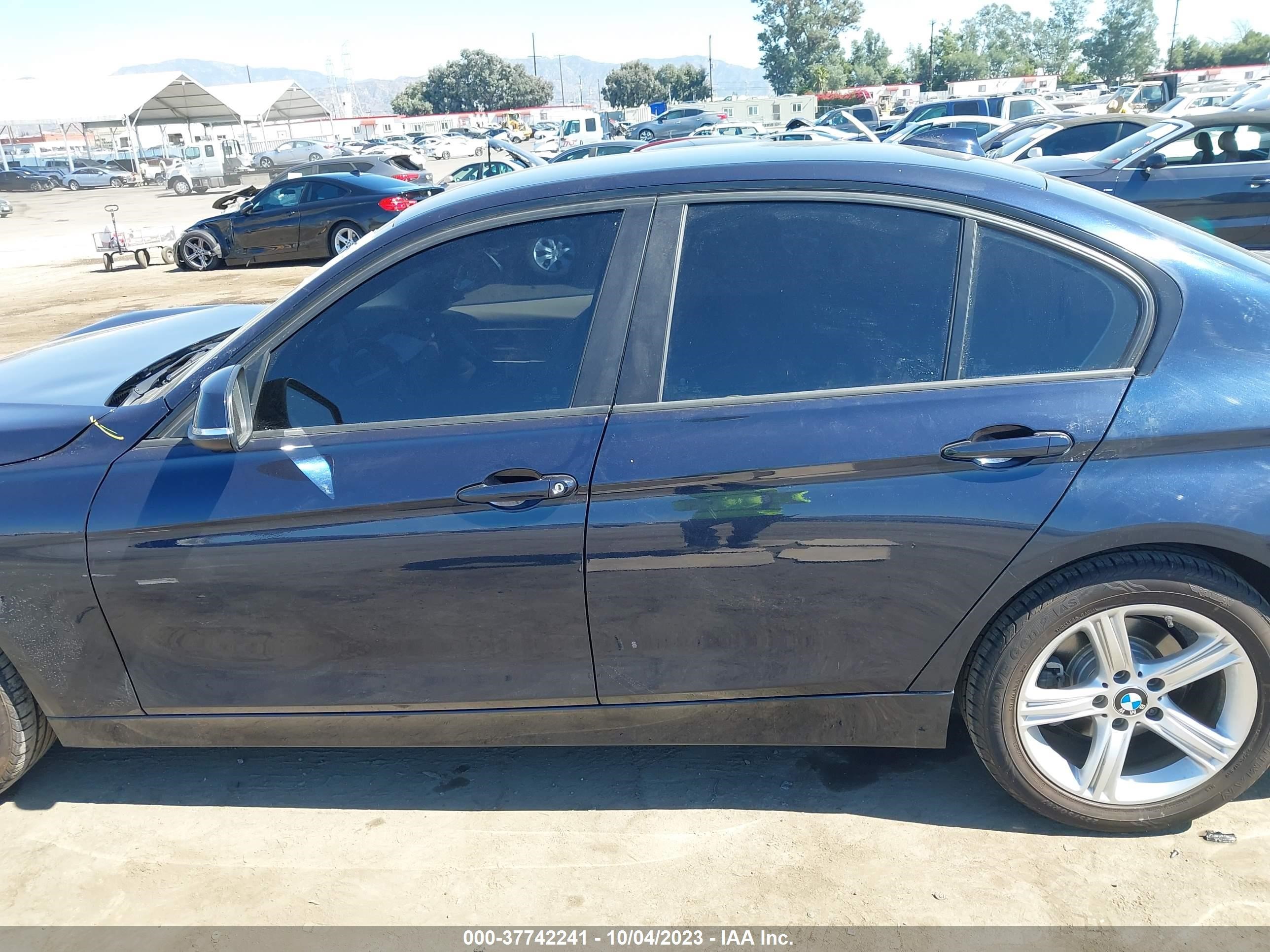 Photo 14 VIN: WBA3B1C53EP680511 - BMW 3ER 