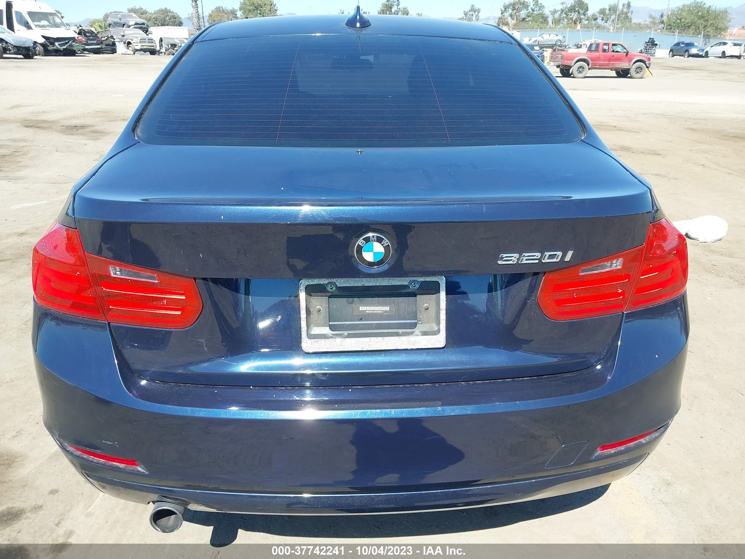 Photo 16 VIN: WBA3B1C53EP680511 - BMW 3ER 