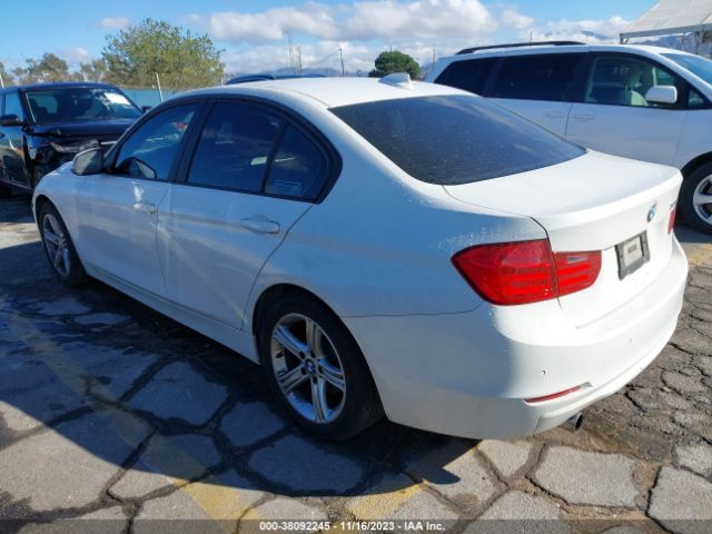 Photo 2 VIN: WBA3B1C53EPV79937 - BMW 320I 