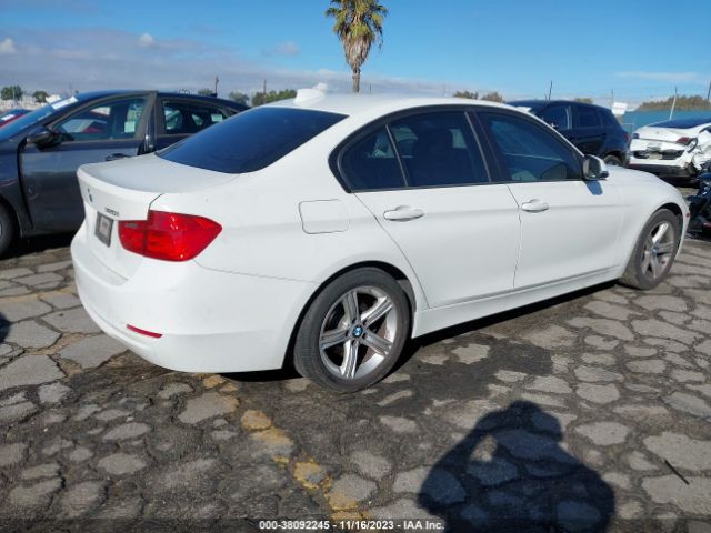 Photo 3 VIN: WBA3B1C53EPV79937 - BMW 320I 