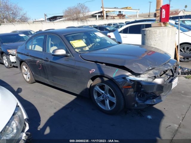 Photo 0 VIN: WBA3B1C54DF462176 - BMW 320I 