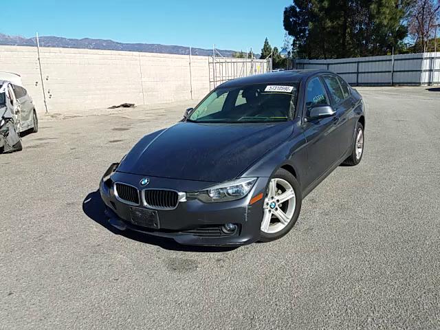 Photo 10 VIN: WBA3B1C54FP831597 - BMW 320I 