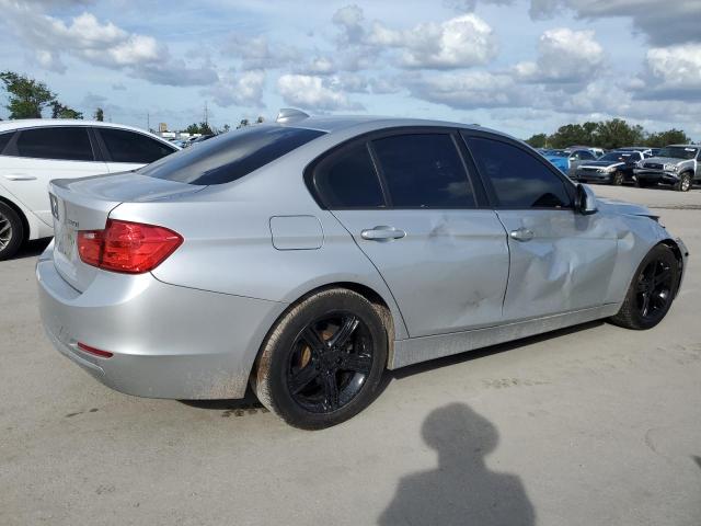 Photo 2 VIN: WBA3B1C55DF462154 - BMW 320 I 