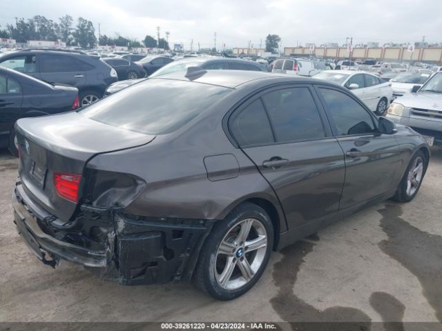 Photo 3 VIN: WBA3B1C55DK128293 - BMW 320I 