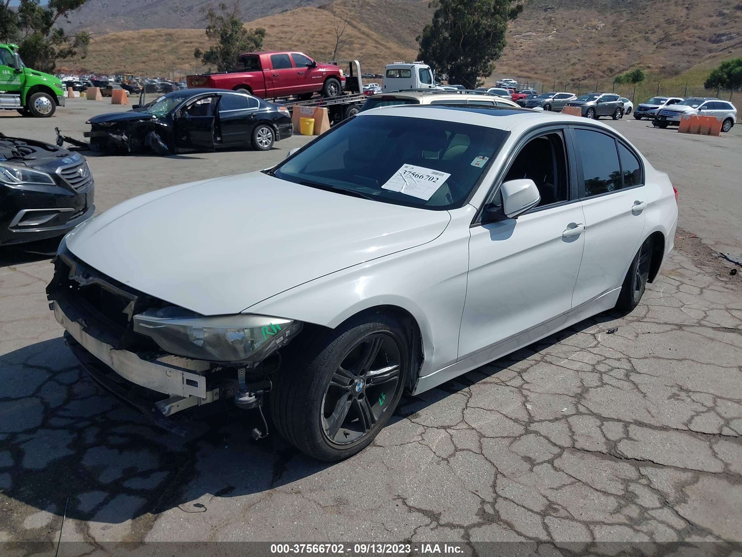 Photo 1 VIN: WBA3B1C55FK140270 - BMW 3ER 