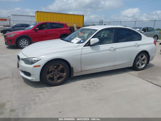 Photo 1 VIN: WBA3B1C56DK128609 - BMW 320I 