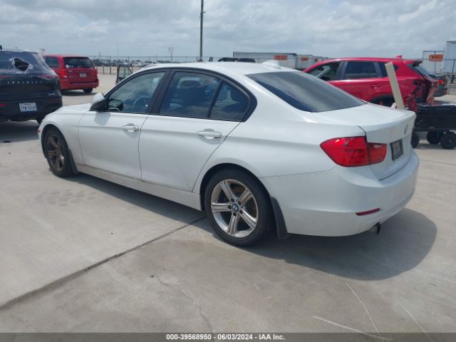 Photo 2 VIN: WBA3B1C56DK128609 - BMW 320I 