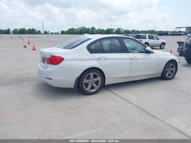 Photo 3 VIN: WBA3B1C56DK128609 - BMW 320I 