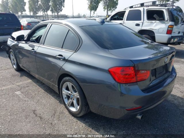 Photo 2 VIN: WBA3B1C56FP831035 - BMW 320I 