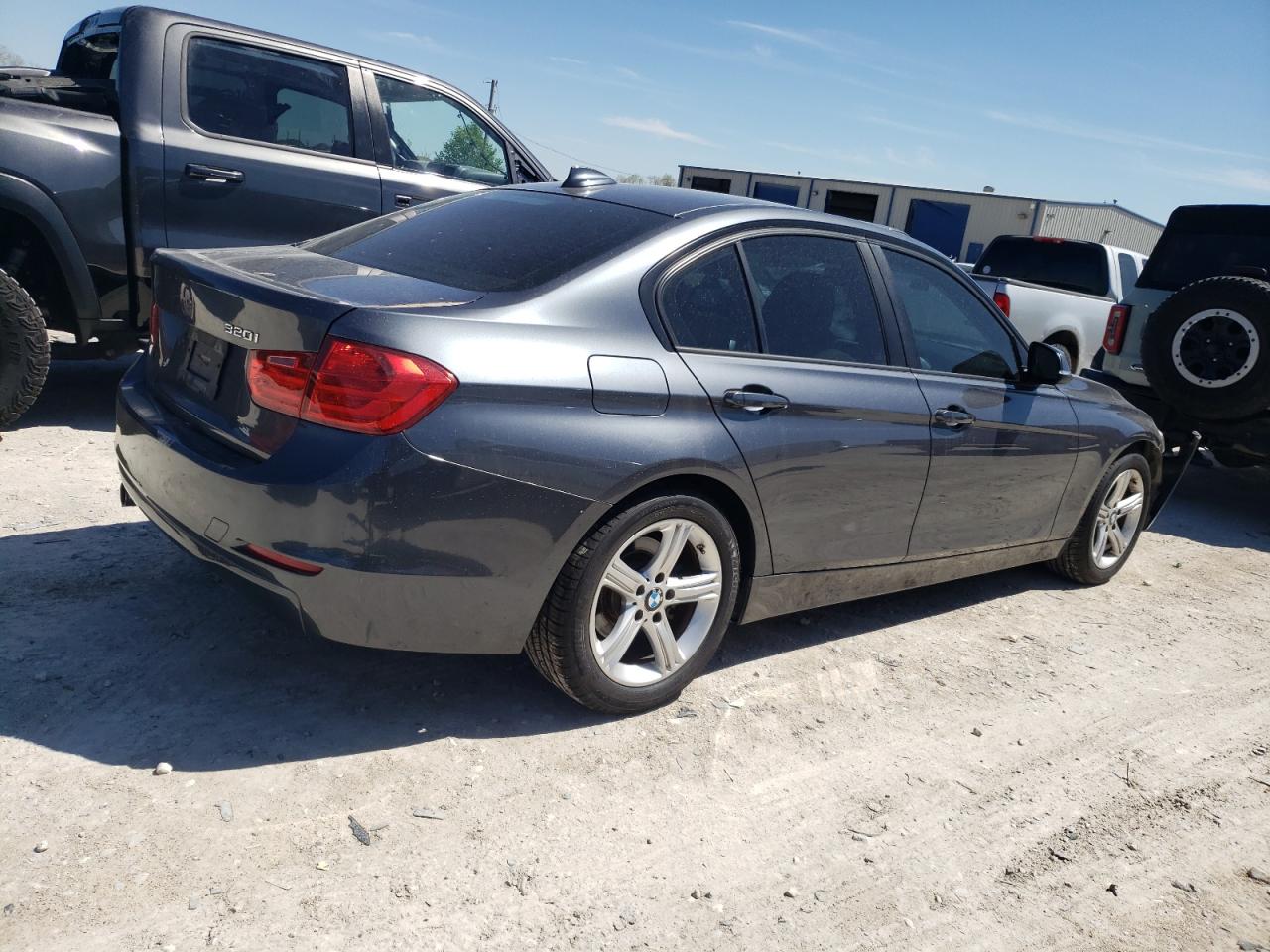 Photo 2 VIN: WBA3B1C57DK129638 - BMW 3ER 