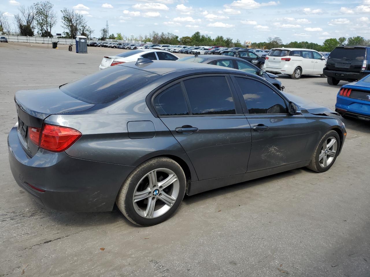 Photo 2 VIN: WBA3B1C57EK130967 - BMW 3ER 