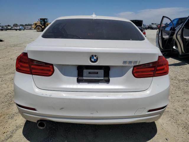 Photo 5 VIN: WBA3B1C57EK133139 - BMW 320I 