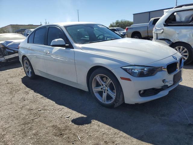 Photo 3 VIN: WBA3B1C57EP679880 - BMW 3 SERIES 