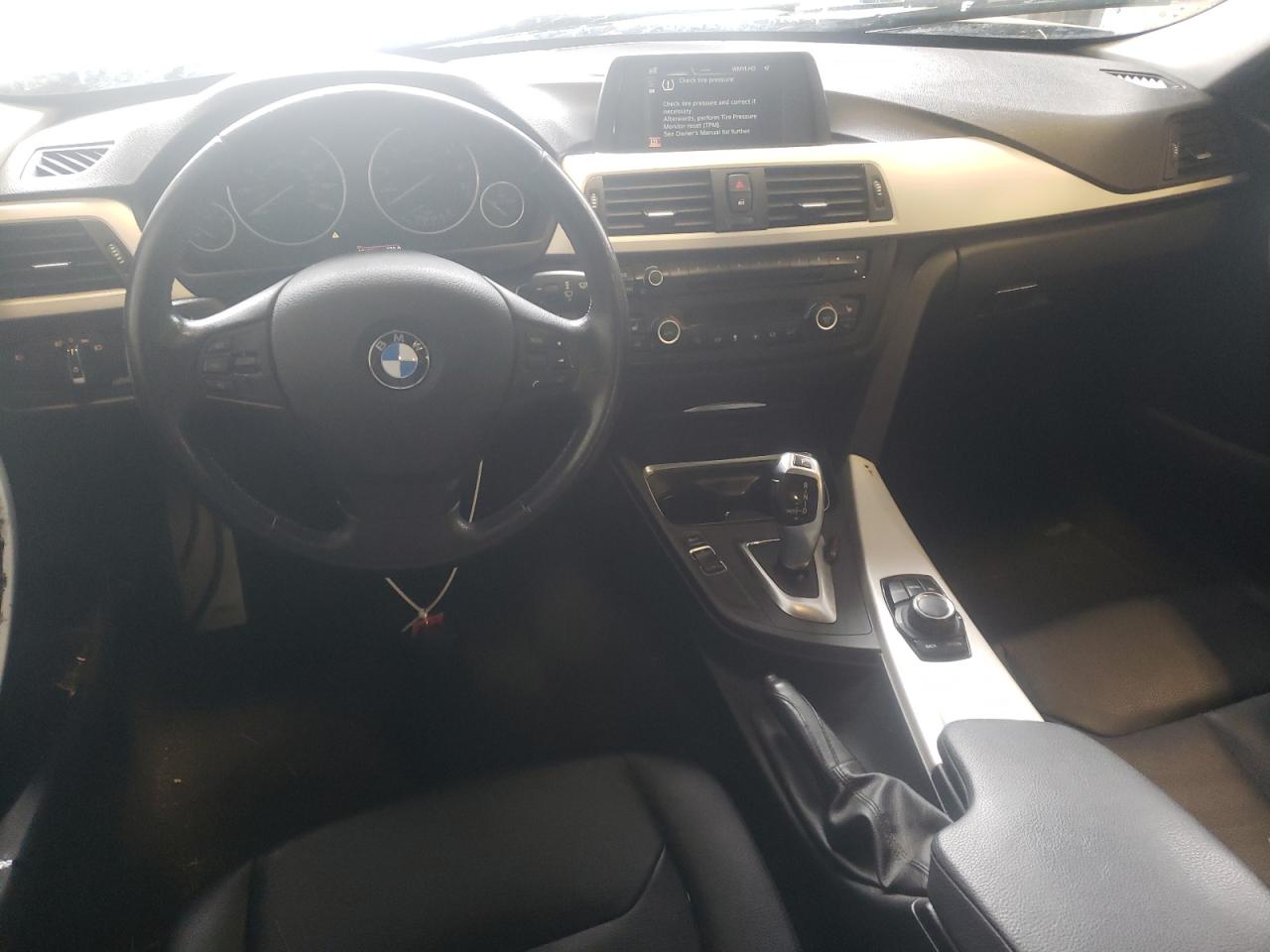 Photo 7 VIN: WBA3B1C57FK138438 - BMW 3ER 