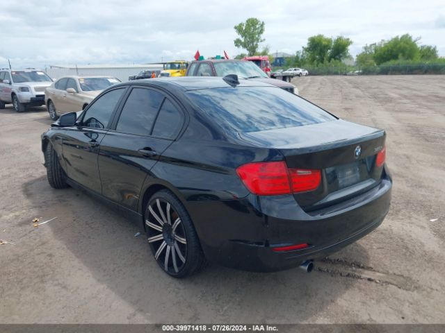 Photo 2 VIN: WBA3B1C57FP831027 - BMW 320I 