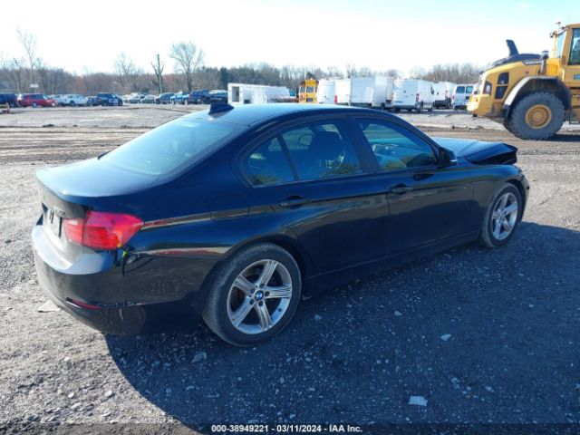 Photo 3 VIN: WBA3B1C58DF462228 - BMW 320I 