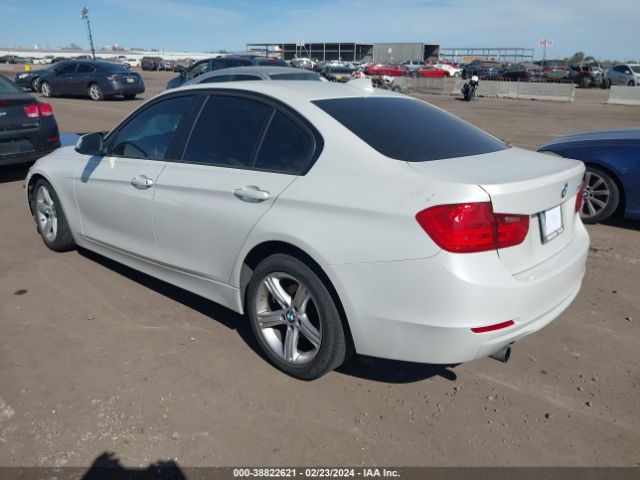 Photo 2 VIN: WBA3B1C58DK128045 - BMW 320I 