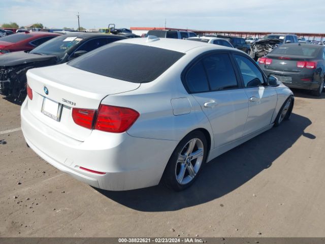 Photo 3 VIN: WBA3B1C58DK128045 - BMW 320I 