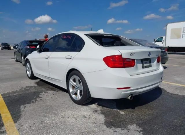 Photo 2 VIN: WBA3B1C59FK138800 - BMW 320I 