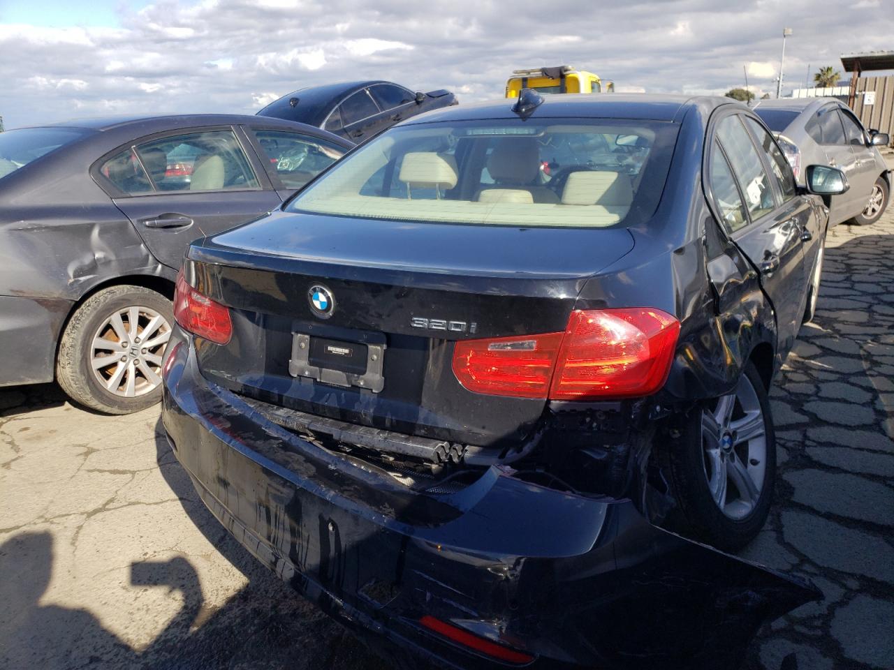 Photo 2 VIN: WBA3B1C59FK141003 - BMW 3ER 