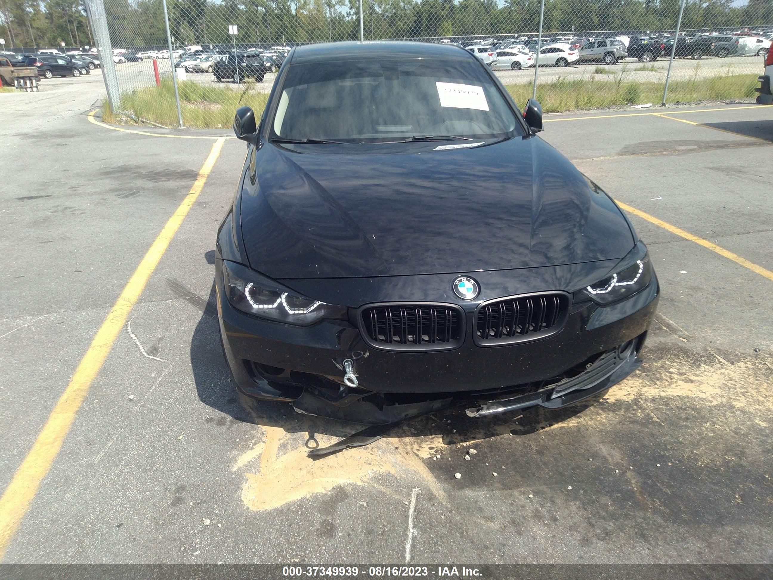 Photo 5 VIN: WBA3B1C59FP681244 - BMW 320I 