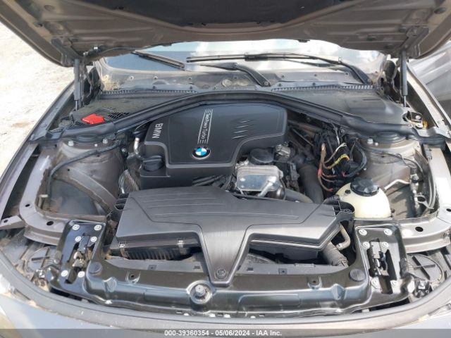 Photo 9 VIN: WBA3B1C5XEK131112 - BMW 320I 