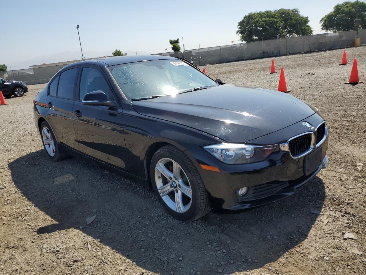 Photo 3 VIN: WBA3B1C5XEP680666 - BMW 3ER 