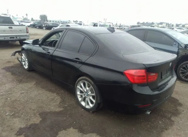 Photo 2 VIN: WBA3B1C5XEP680716 - BMW 3 SERIES 