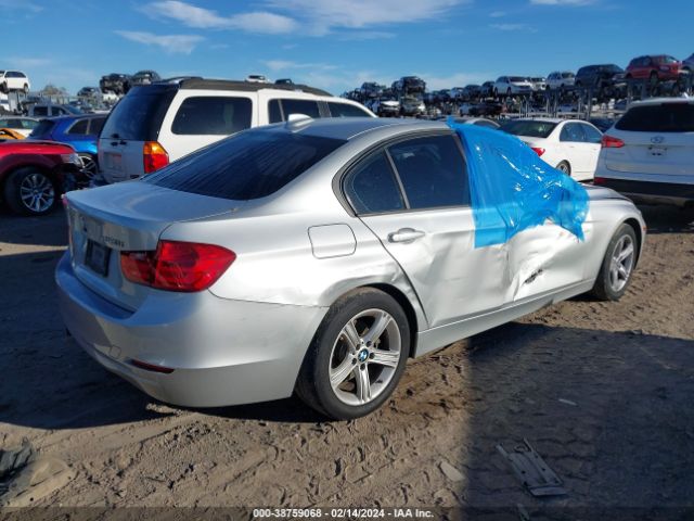 Photo 3 VIN: WBA3B1C5XFK137820 - BMW 320I 