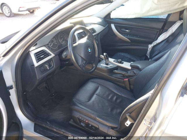 Photo 4 VIN: WBA3B1C5XFK137820 - BMW 320I 