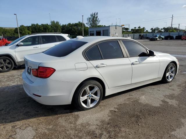 Photo 2 VIN: WBA3B1C5XFK139843 - BMW 320 I 