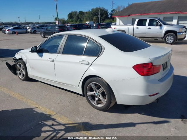 Photo 2 VIN: WBA3B1G50FNT02735 - BMW 320I 