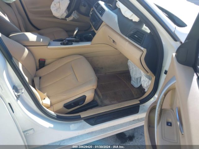 Photo 4 VIN: WBA3B1G50FNT02735 - BMW 320I 