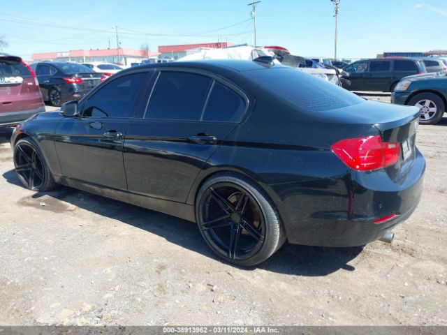 Photo 2 VIN: WBA3B1G50FNT64071 - BMW 320I 