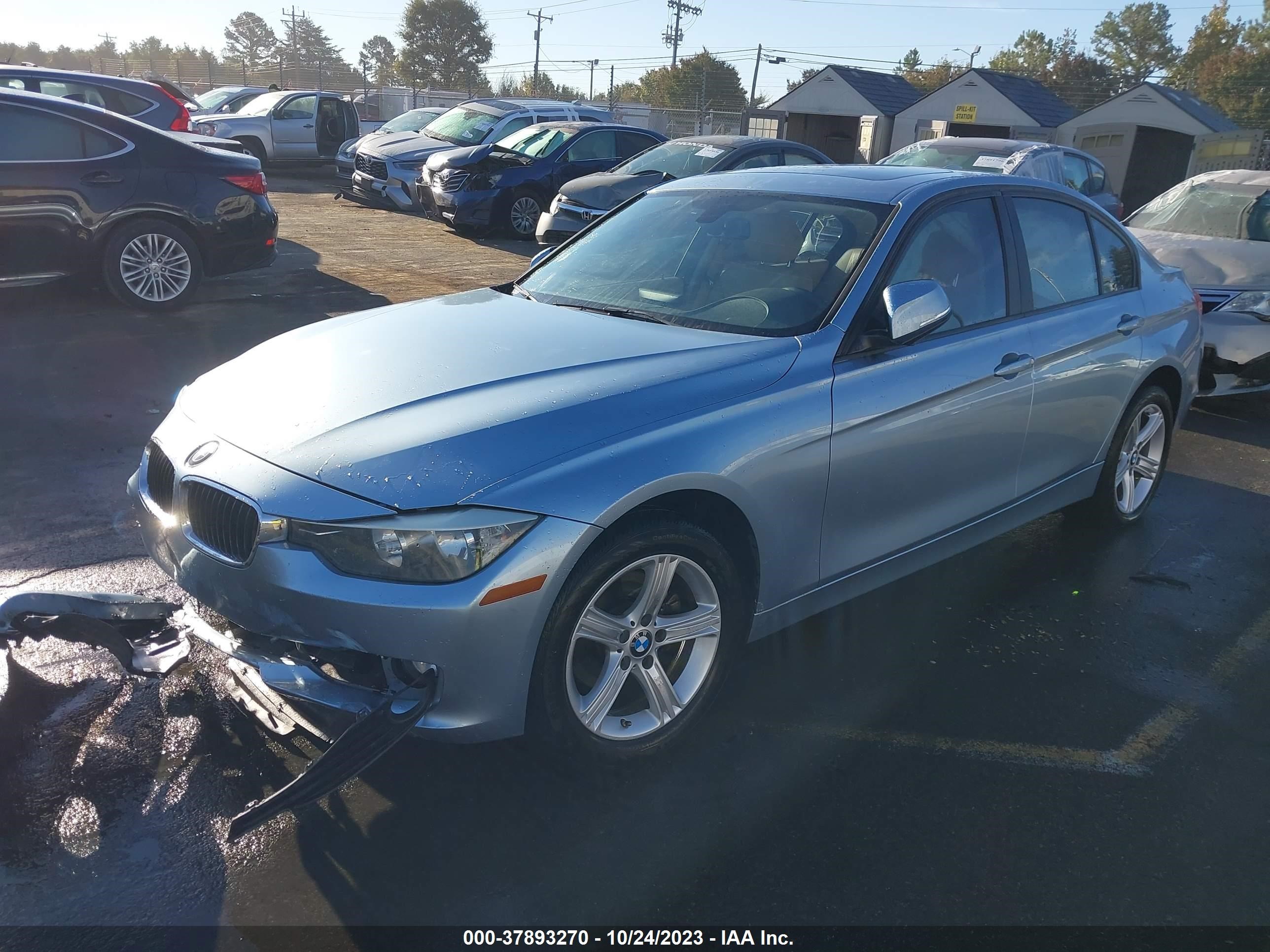 Photo 1 VIN: WBA3B1G51ENS81294 - BMW 3ER 