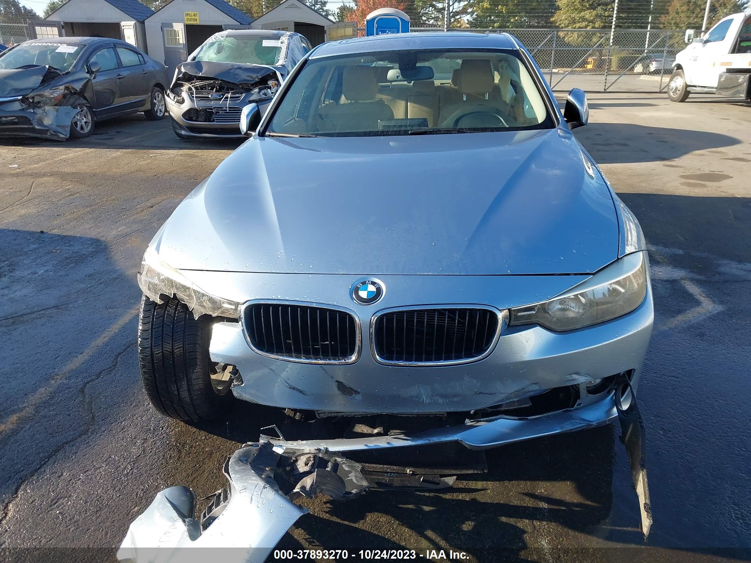 Photo 11 VIN: WBA3B1G51ENS81294 - BMW 3ER 