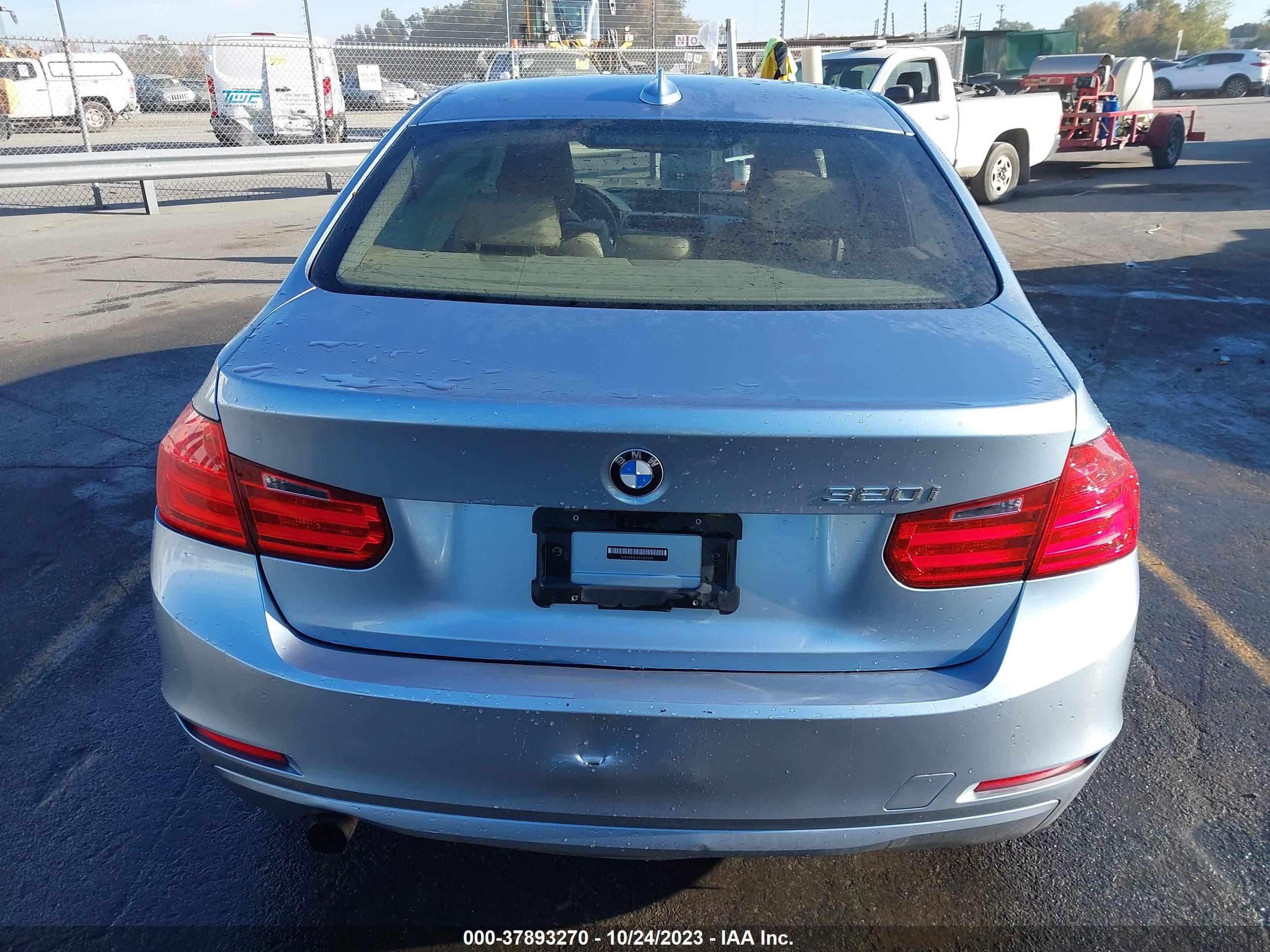 Photo 15 VIN: WBA3B1G51ENS81294 - BMW 3ER 