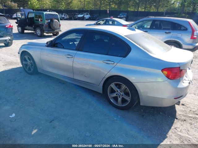 Photo 2 VIN: WBA3B1G51FNT07555 - BMW 320 