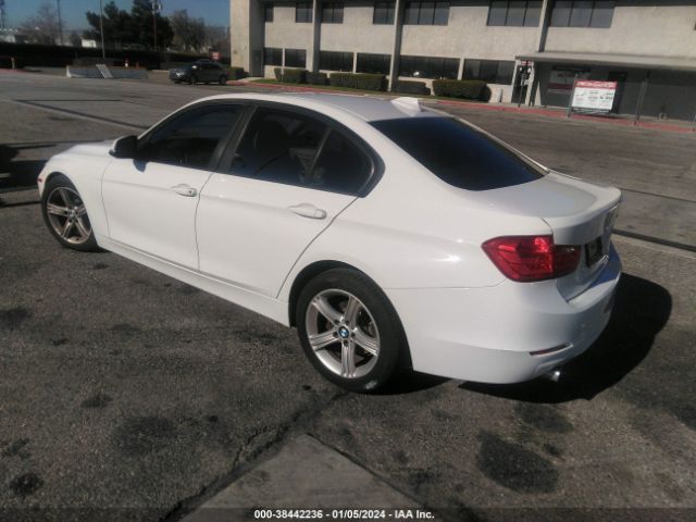 Photo 2 VIN: WBA3B1G52ENS77979 - BMW 320I 