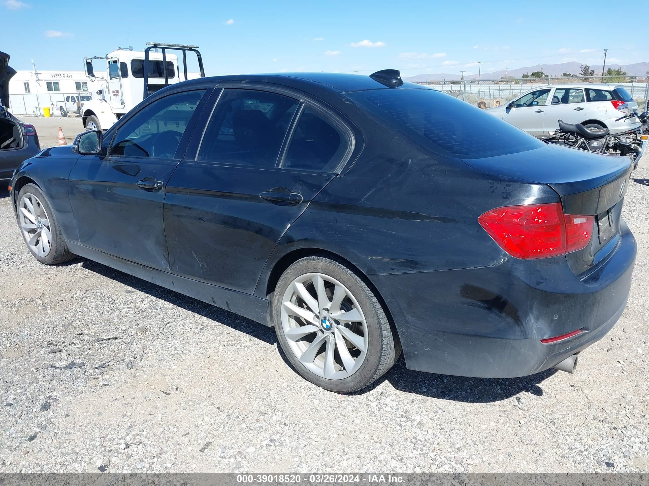 Photo 2 VIN: WBA3B1G52FNT63830 - BMW 3ER 